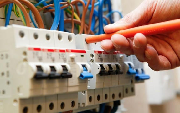 Reparatii și Instalatii electrice
